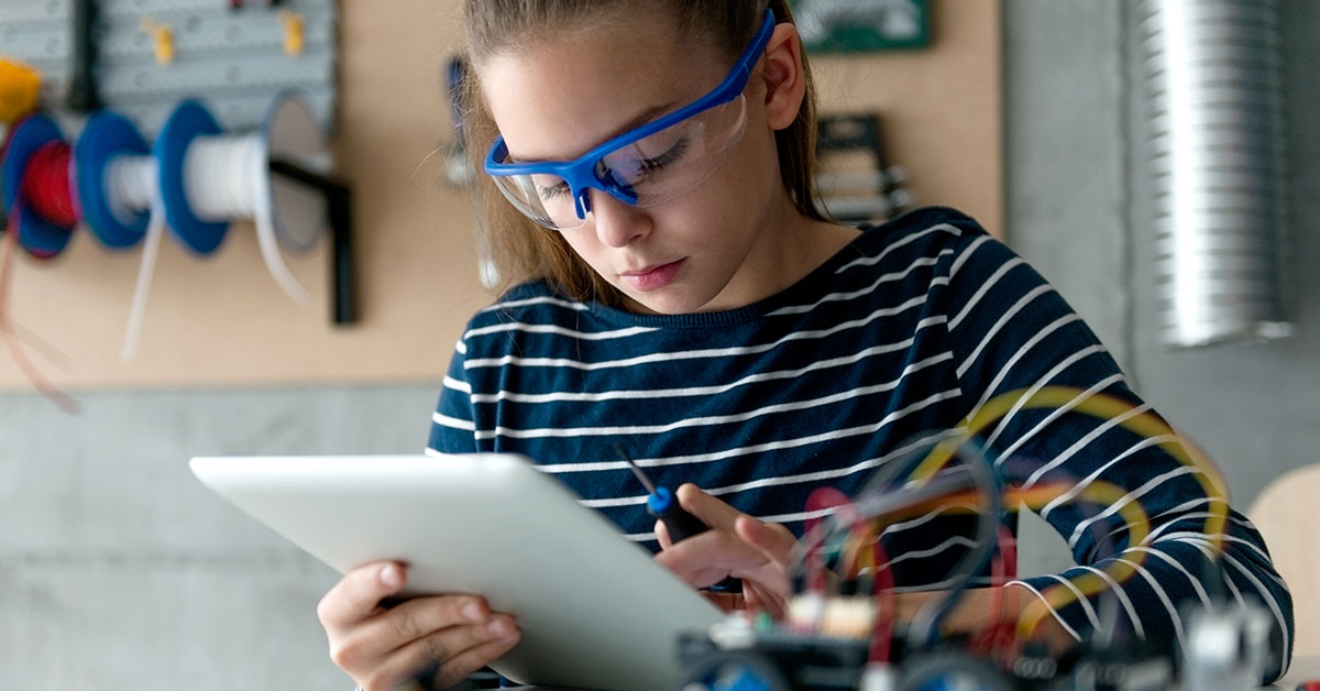 Top 6 Online STEM Activities To Have In K-12 Curriculum