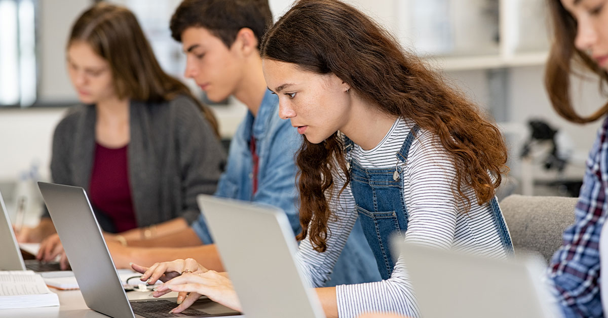 Moving Your Class Online? Tips for Keeping Students Engaged